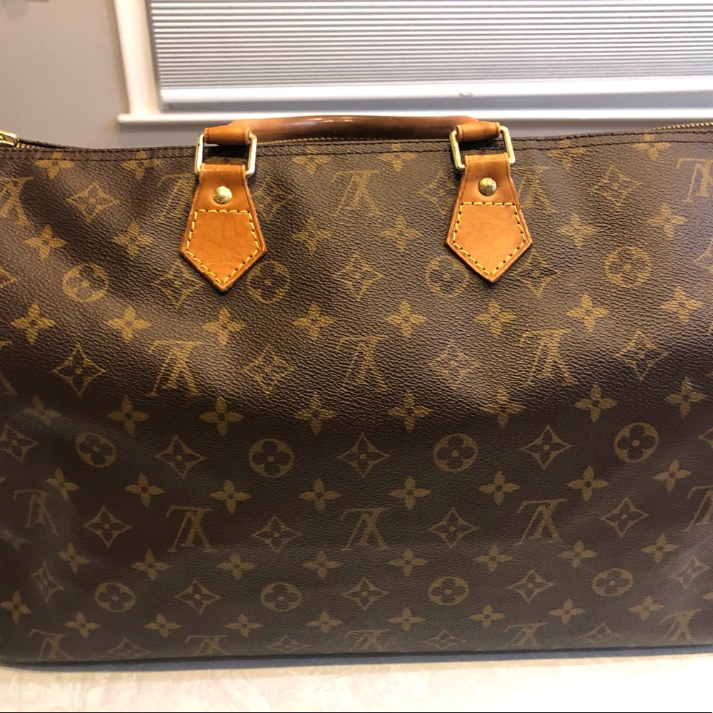 Authentic Louis Vuitton Speedy 40, Refurbished. - Picture 1 of 16
